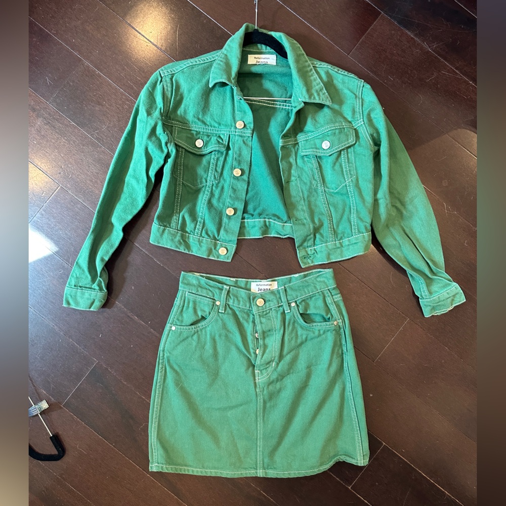 Reformation Green Skirt Set - Picture 7 of 7